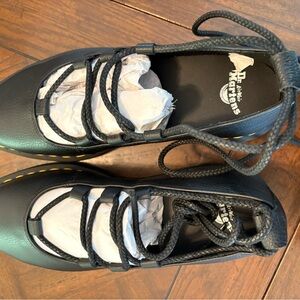 Dr. Martens Women’s Elphie II  lace up shoes.Size US 9. Not worn. Original box